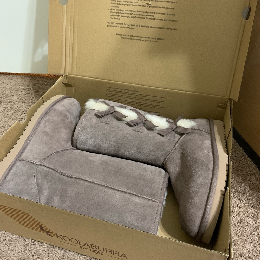 Koolaburra UGG Victoria Tall boots - Cinder color